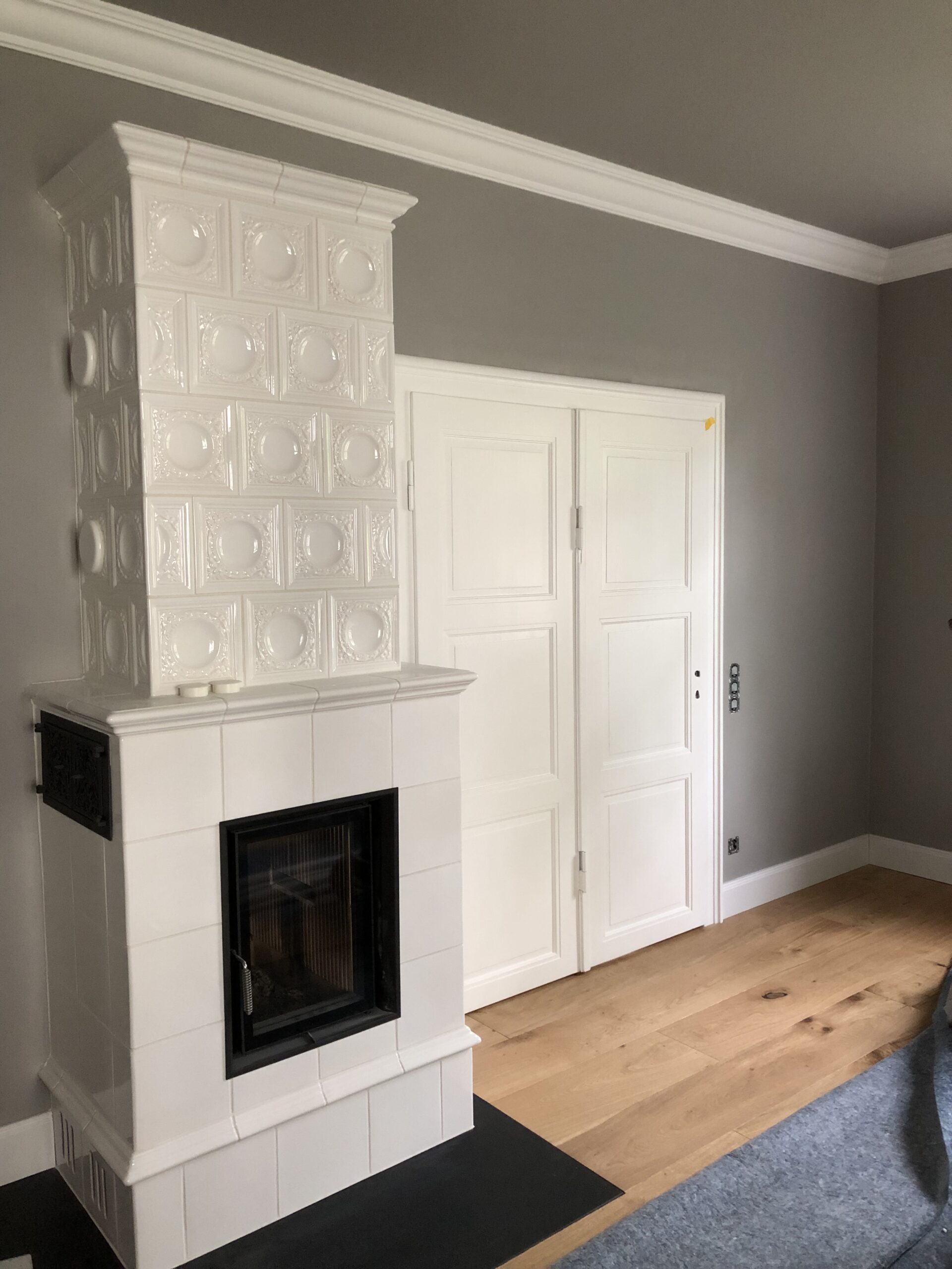 IMG 1775 scaled - Maler in Rostock Ronny Rohde - fugenloses Bad Rostock, Wandgestaltung Rostock