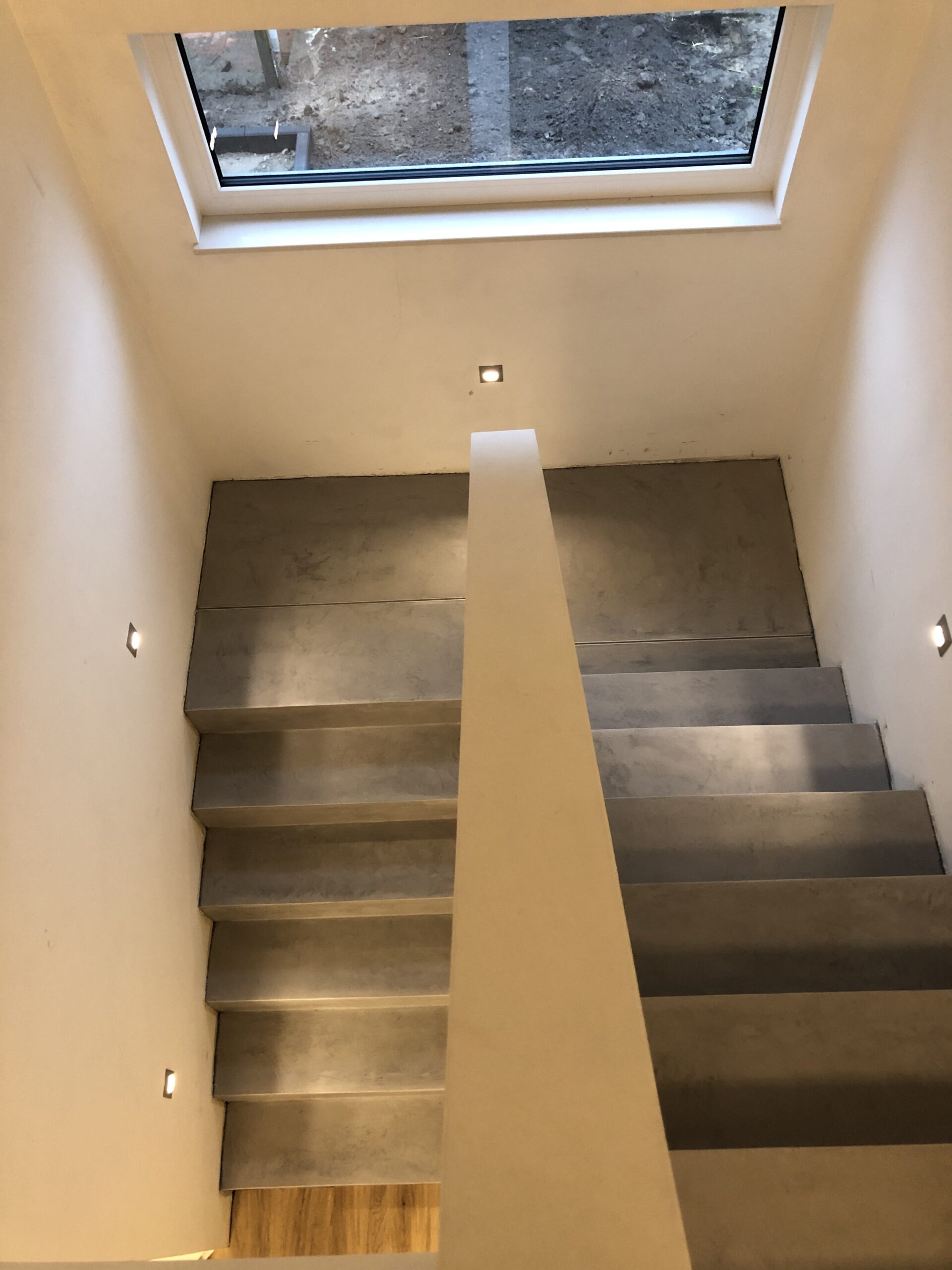 IMG 3091 scaled - Maler in Rostock Ronny Rohde - fugenloses Bad Rostock, Wandgestaltung Rostock