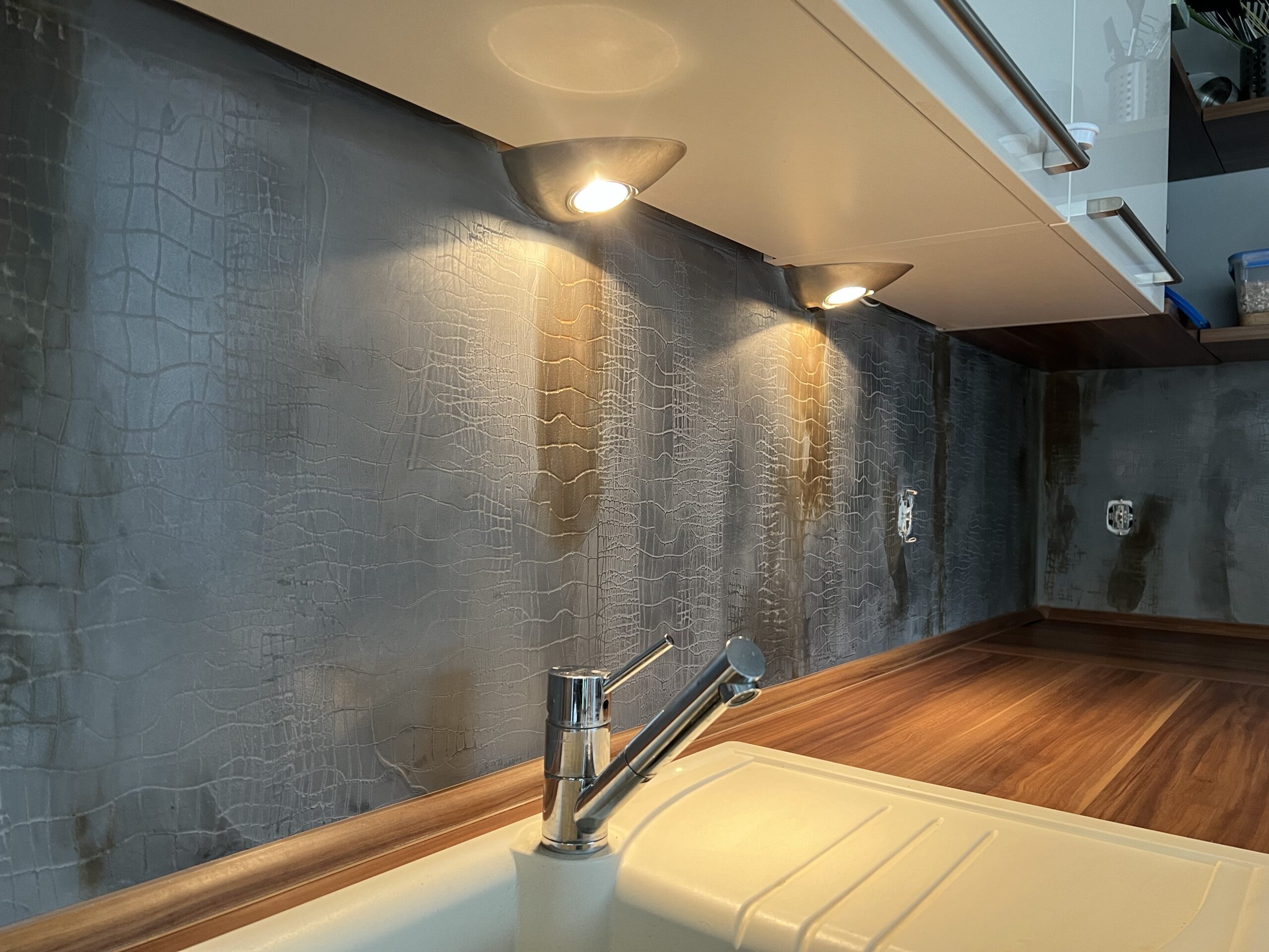 IMG 7924 scaled - Maler in Rostock Ronny Rohde - fugenloses Bad Rostock, Wandgestaltung Rostock